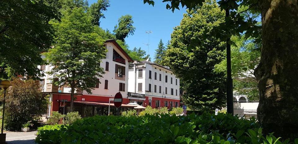 Piccadilly Hotel Sant'Andrea Bagni ภายนอก รูปภาพ
